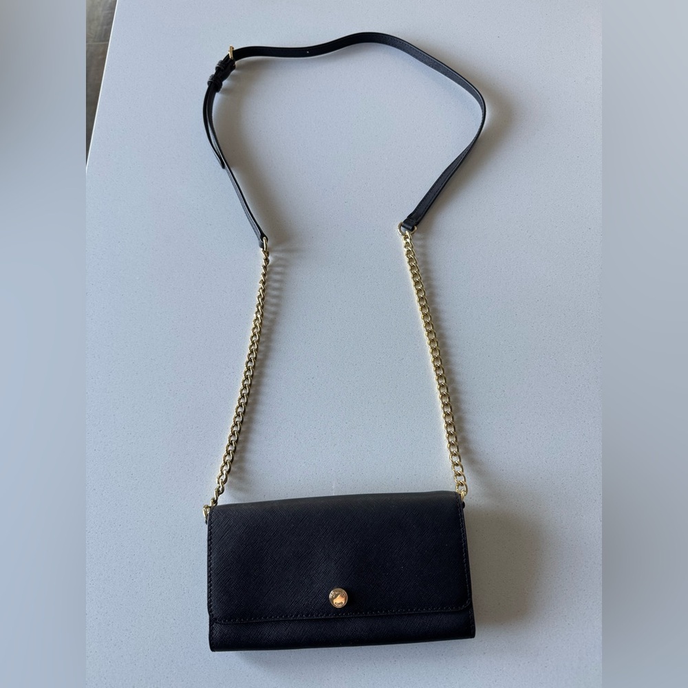 Michael Kors Evvelope Crossbody Bag -Black